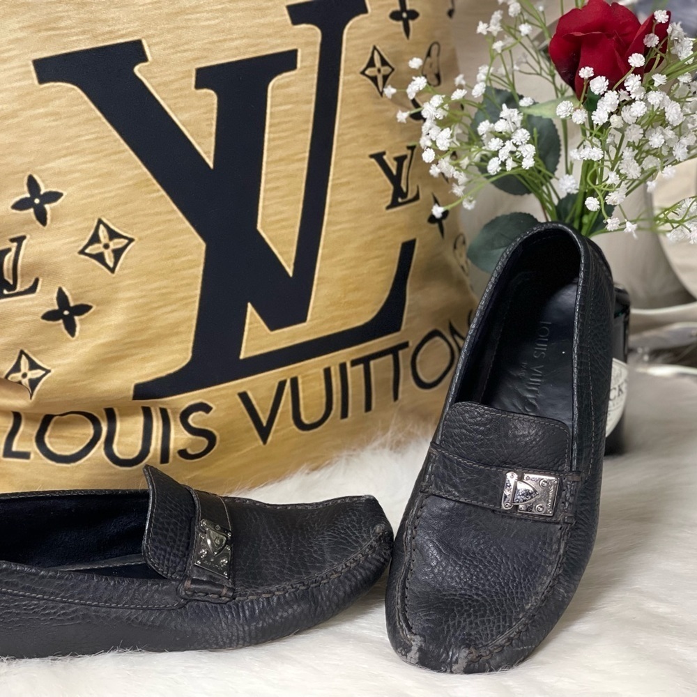 Louis VUITTON BLACK LEATHER DRIVER LOAFERS WITH SILVER HARDWARE 7 MEN​